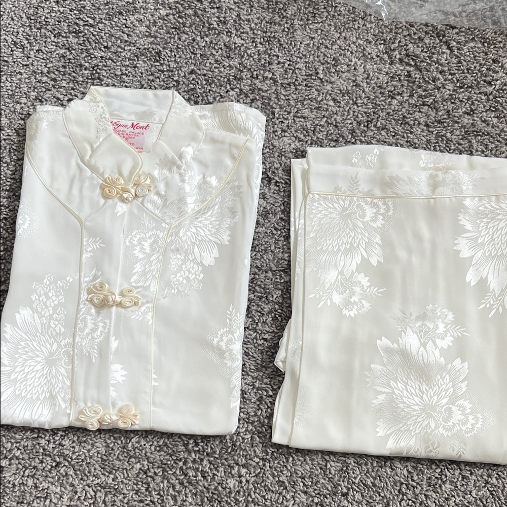 New in Packaging Vintage Elegant White Floral Pajama Set